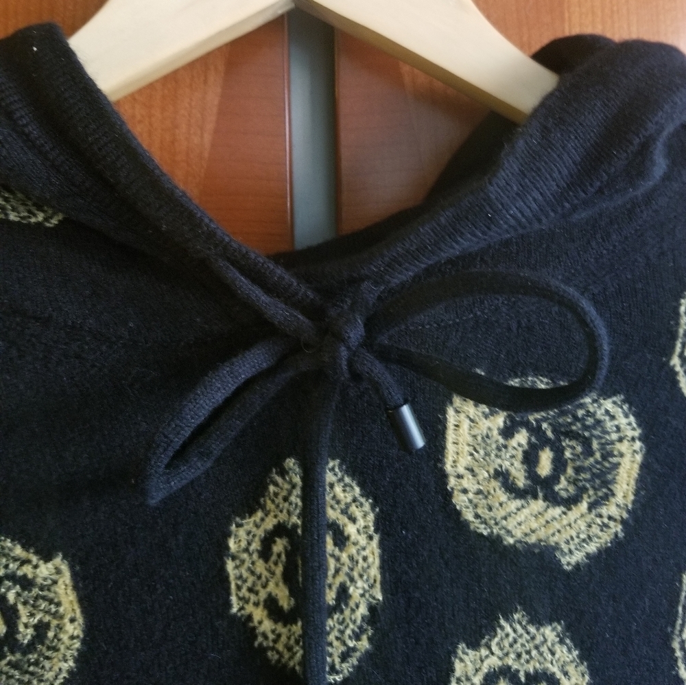 🆕️Chanel 2021 fall/winter CC mania Floral Swether - Picture 4 of 16